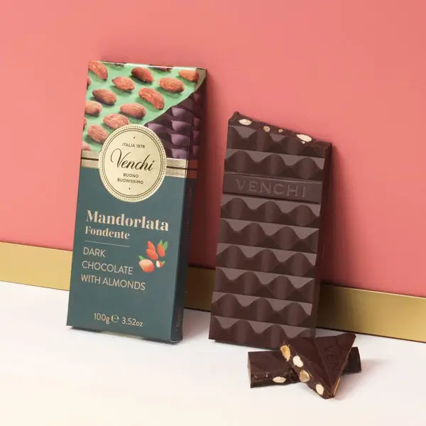 Horká čokoláda s celými mandľami, 95 g