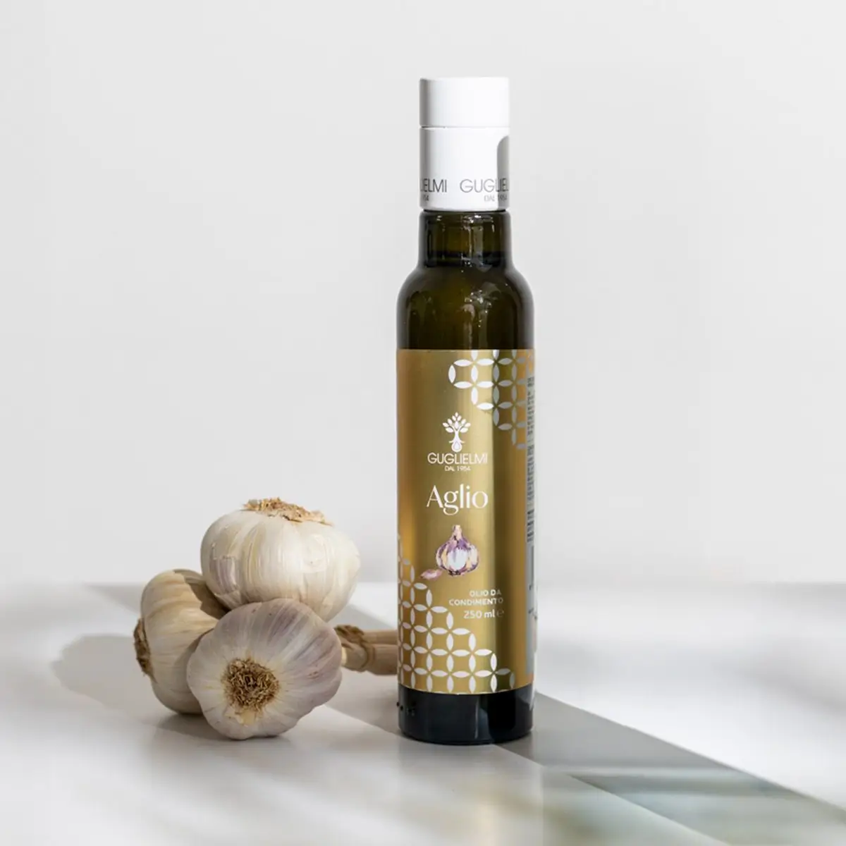 Extra panenský olivový olej cesnakový - AGLIO, 250 ml